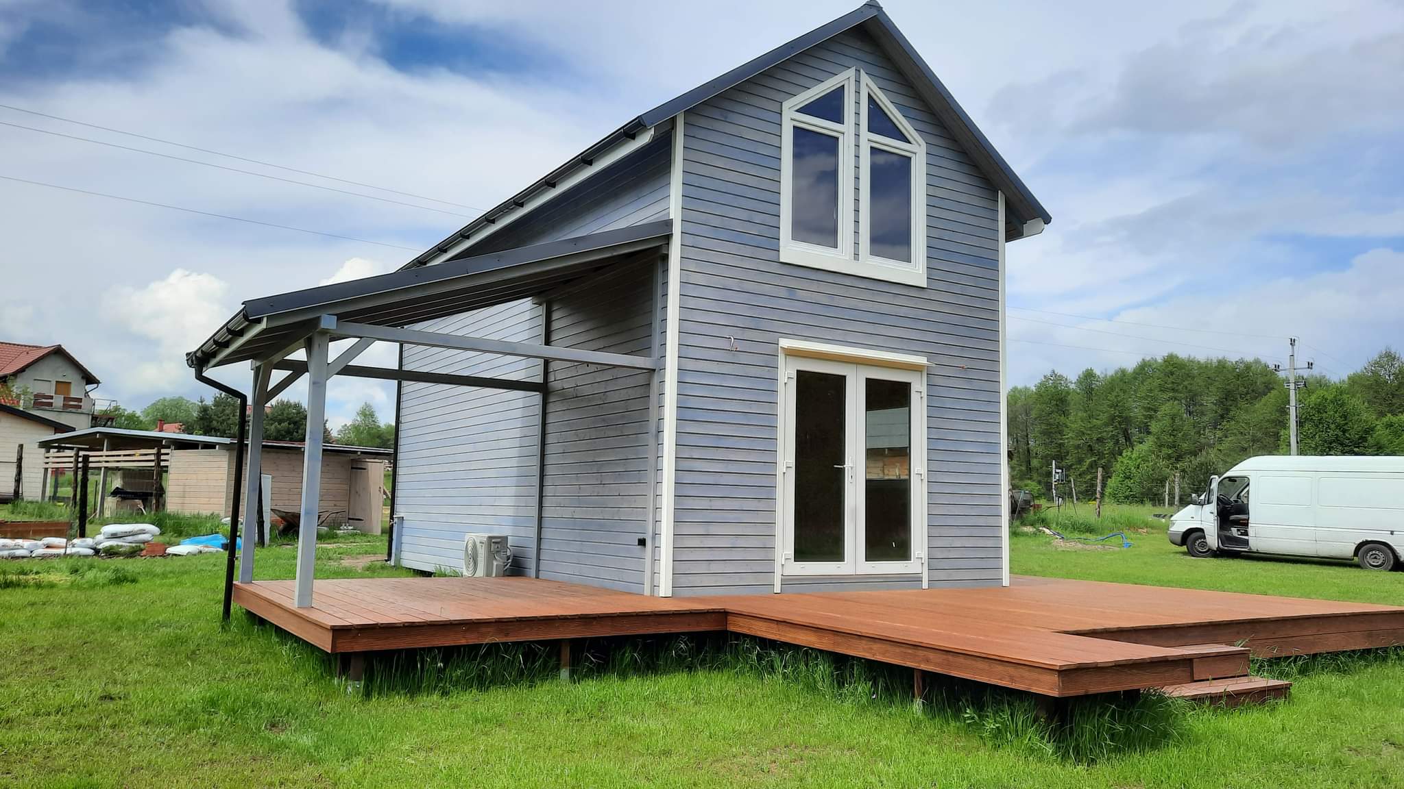 Zabezpieczenie konstrukcji drewnianej domku letniskowego